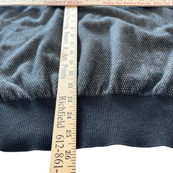 VTG Descente Golf  100% Cotton Gray & Black Sweater Vest
Kurt Cobain Mr Rodgers - Picture 6 of 10